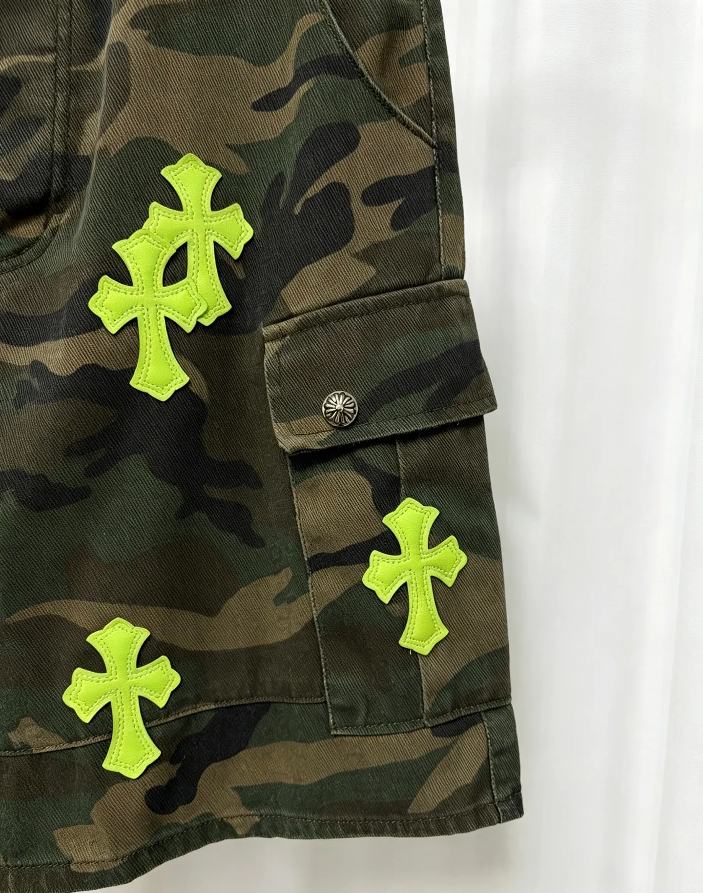 Chrome Hearts Chrome Hearts ， ， 、 Retro ， 。 ， Classic ， Genuine Leather ， ， ， 。 Green ， ， ， ， ， ， 。 Chrome Hearts ｜ Genuine Leather Retro ， ， ，Size S-XL，